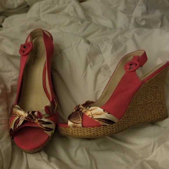 Shoes - Picture 2 of 3